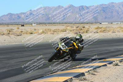 media/Jan-10-2025-CVMA Friday Practice (Fri) [[489e0da257]]/Group 4 and Trackday/Session 2 (Turn 4 Inside)/